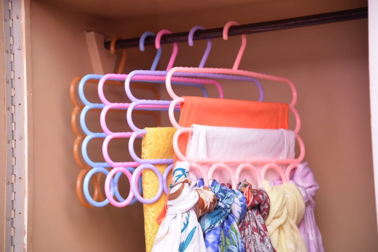 5-Ring Hole Hanger With 3-Layer For Multipurpose